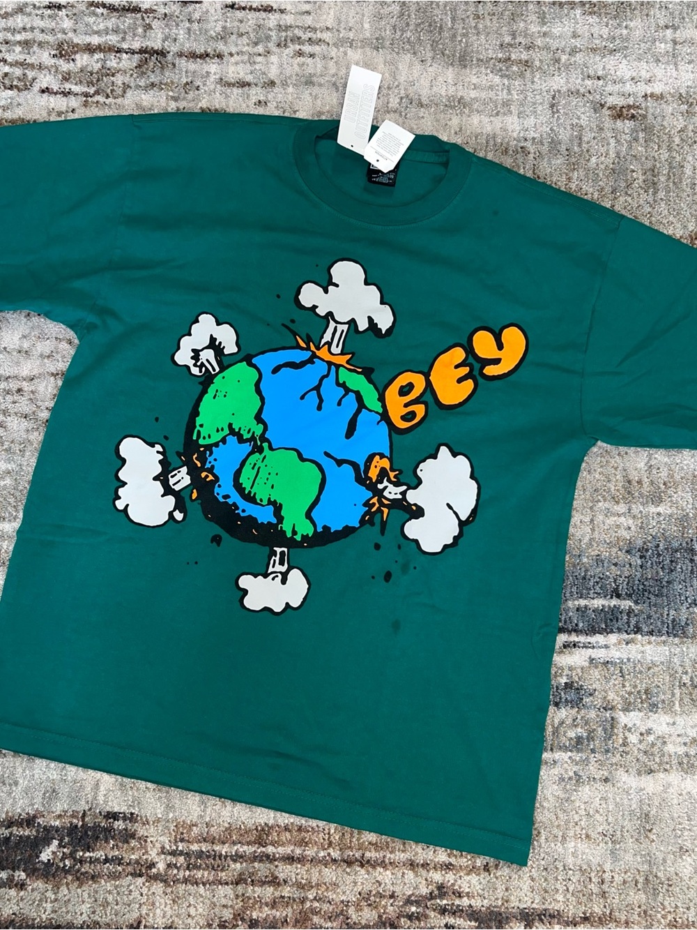 NEW OBEY Clothing Smokey World Tee T-Shirt size Large